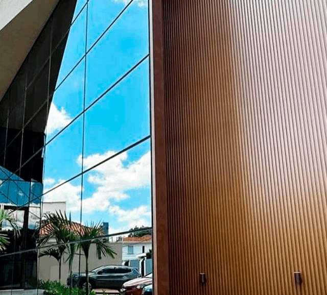 Consultório amparo … fachada Atlanta e guarda corpo vidro e pinça …